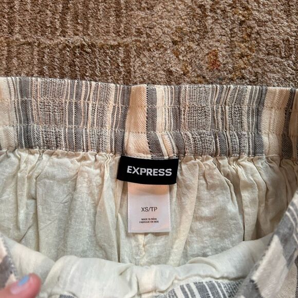 Express Gray Striped Pants - Picture 3 of 6